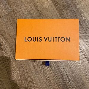 LV Wallet Box